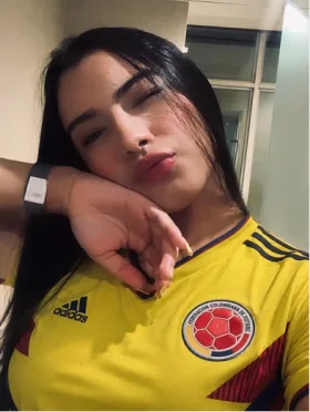 Dulce, 25, from Colombia — live 1 on 1 video chat on CherryVideoChat